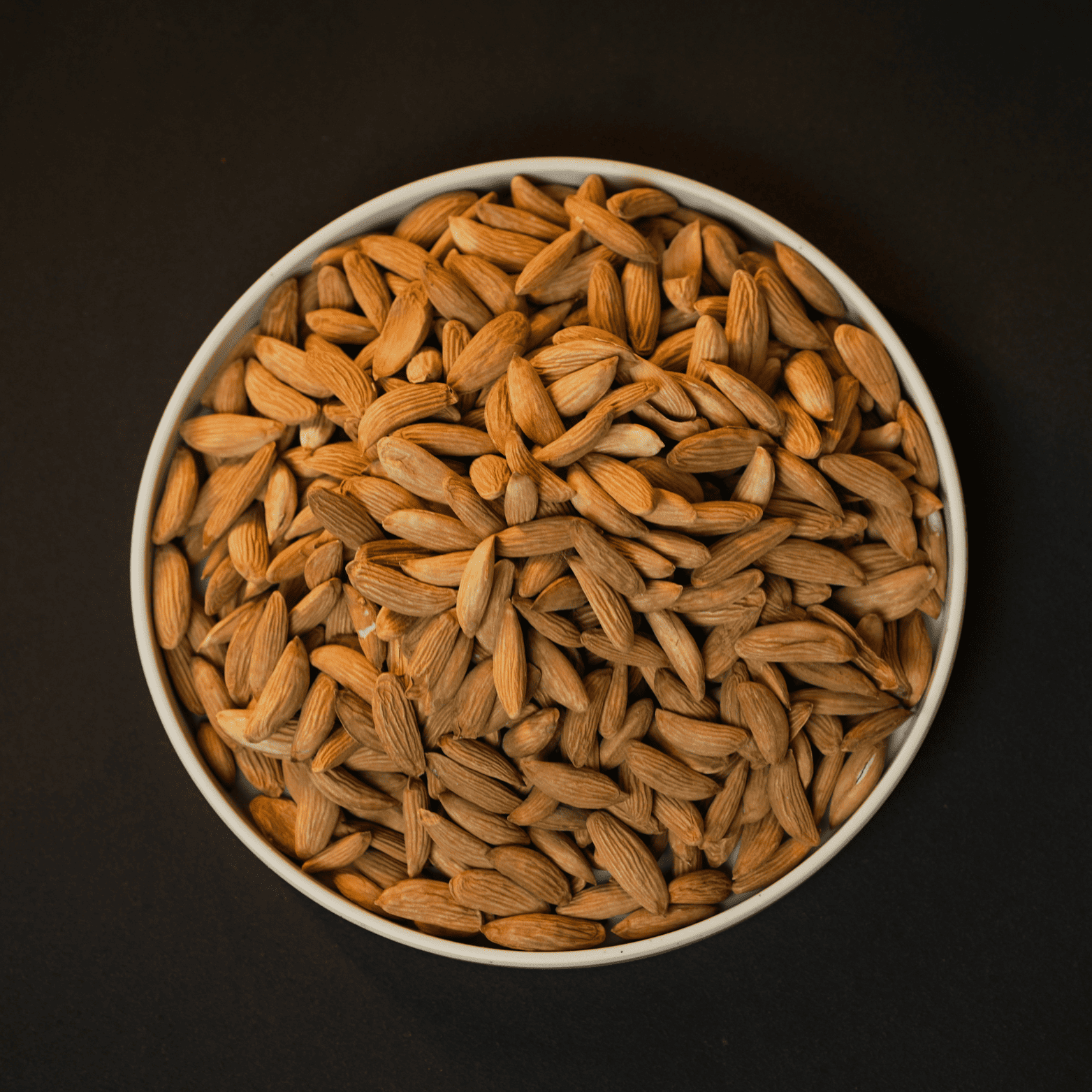AAFARIN PREMIUM AFGHAN KABULI MAMRA ( MAMRA GIRI BADAM ).