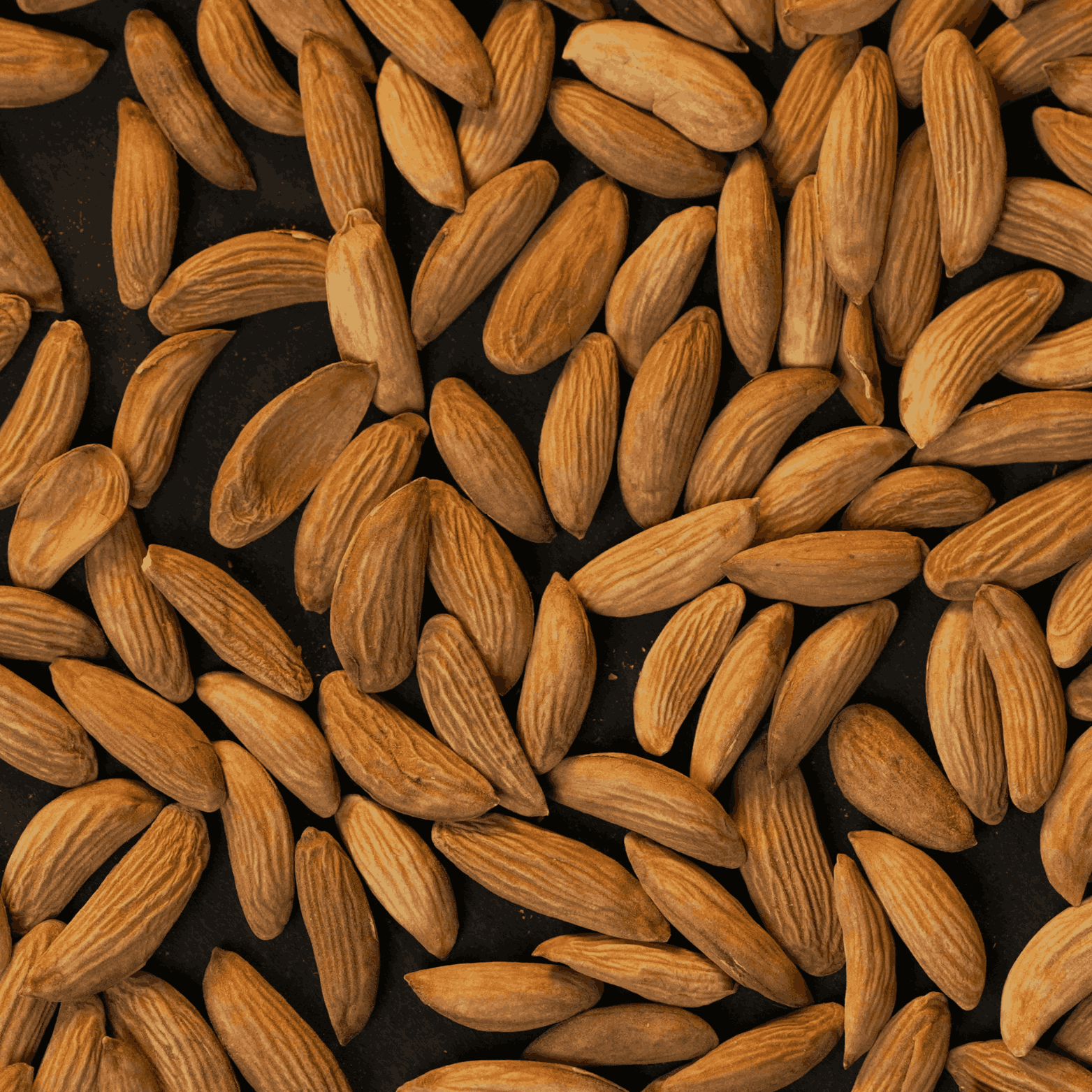 AAFARIN PREMIUM AFGHAN KABULI MAMRA ( MAMRA GIRI BADAM ).